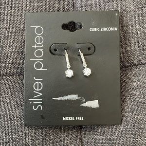5/$15 - NWT‎ never worn earrings